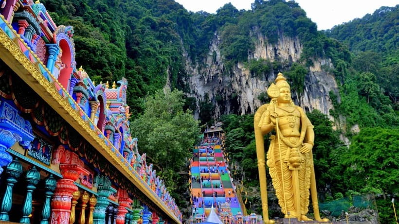 Kuala Lumpur: City Highlights, Batu Caves, and Malacca Tour - Batu Caves and the rainbow staircase