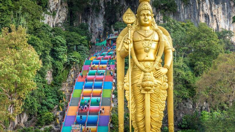 Kuala Lumpur: City Sights, Batu Caves and Fireflies Day Trip - The morning city circuit: palaces, mosques, and old Kuala Lumpur
