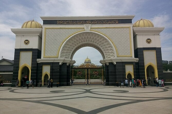 Kuala Lumpur City Tour Full Day 8 hours - Chinatown, Central Market, and two old temples