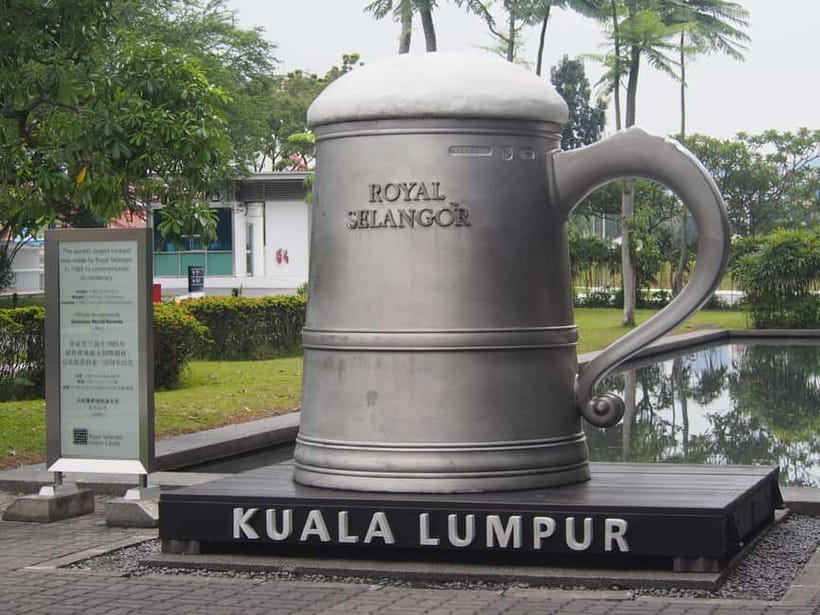 Kuala Lumpur Country and Batu Caves Tour - Leaving central Kuala Lumpur for Royal Selangor