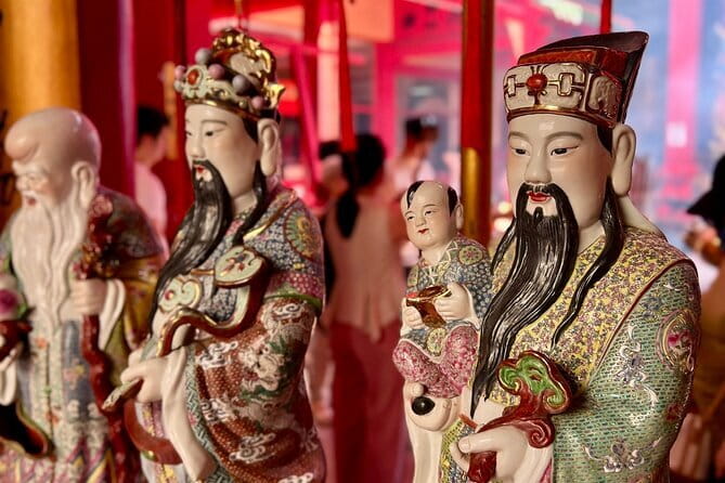 Kuala Lumpur Food Tour with 12+ Authentic Dishes & Local Secrets - Petaling Street’s Hawker Stalls, Bakeries, and Tea Shops