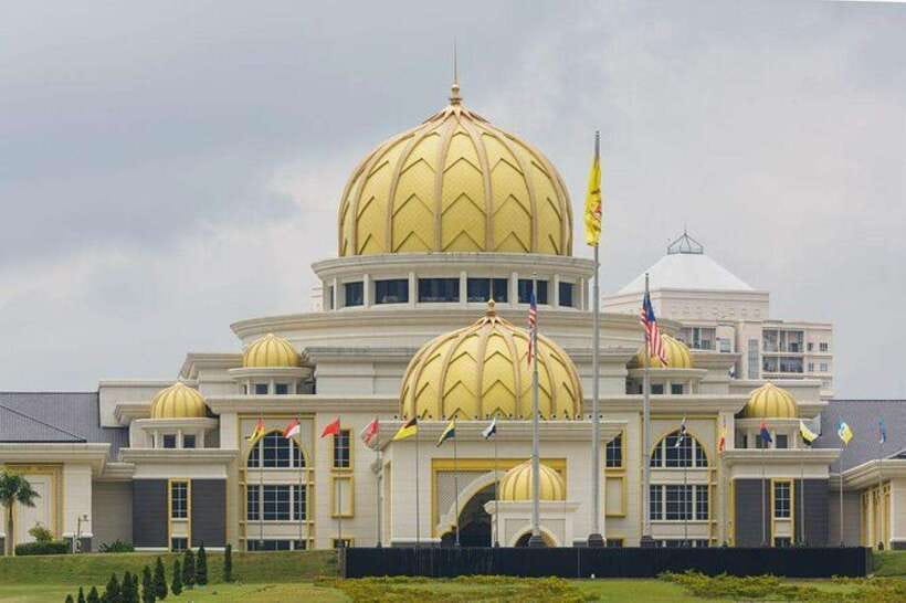 Kuala Lumpur: Full-Day Private City Highlights Tour - Railway Station, Independence Square, and Abdul Samad Building
