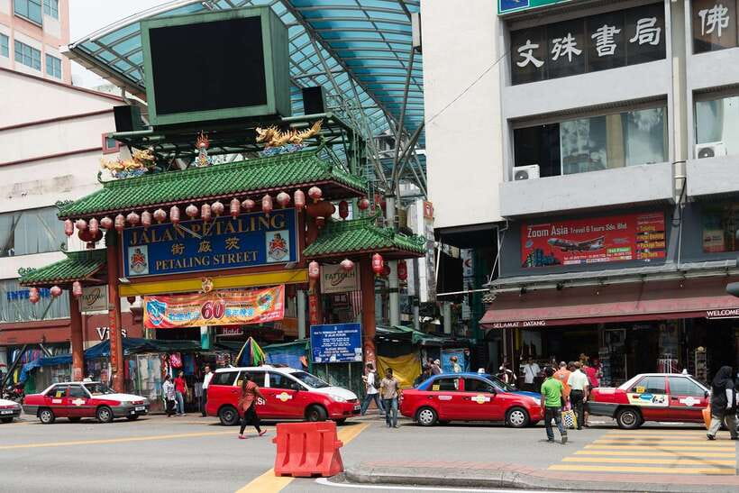 Kuala Lumpur Full-Day Sightseeing Tour with Batu Caves - A city tour built around contrast
