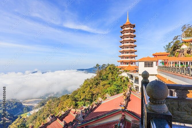 Kuala Lumpur (Genting Highlands 7.5 hours Private Tour) - Batu Caves and the 272-step climb