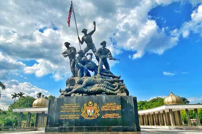 Kuala Lumpur Half Day City Tour (Private Tour) - Petronas Twin Towers: fifteen minutes for the city’s signature view