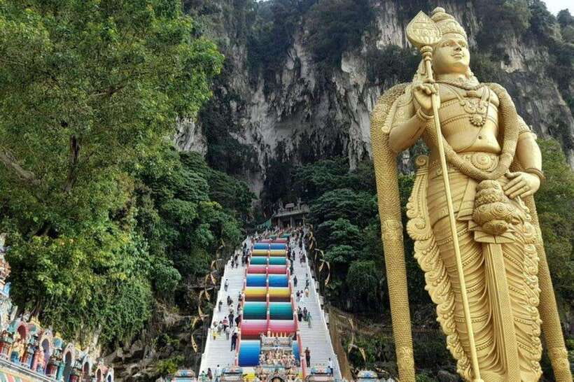 Kuala Lumpur: Kuala Gandah and Batu Caves Private Trip - What bathing with elephants really means