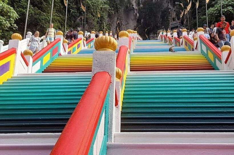 Kuala Lumpur: Kuala Gandah and Batu Caves Private Trip - Batu Caves: one hour and 272 steps