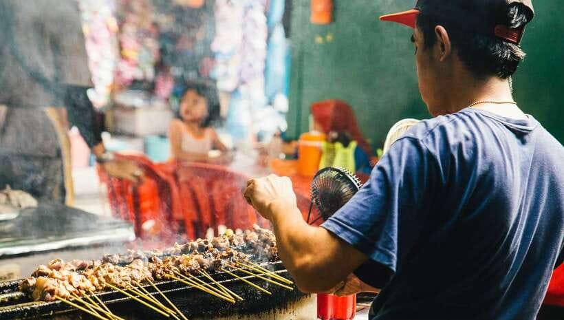 Kuala Lumpur: Local Street Food Night Tour - Second stop: Jalan Alor after dark