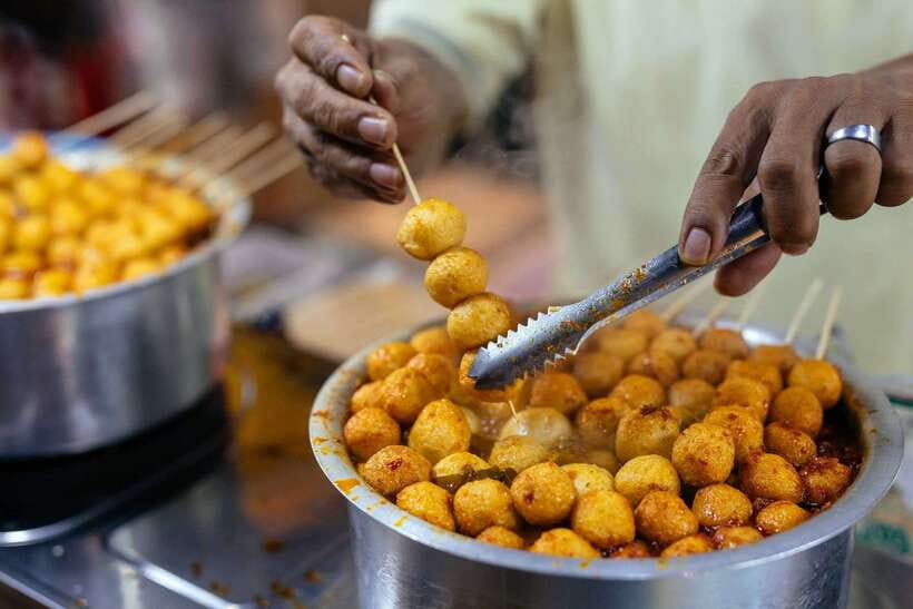 Kuala Lumpur: Local Street Food Night Tour - Third stop: Mamak SK Corner and paper dosa