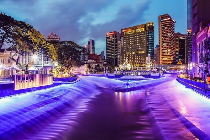 Kuala Lumpur: Nightlife Walking Tour with Local Guide - Jalan Alor, Kuala Lumpur on a plate