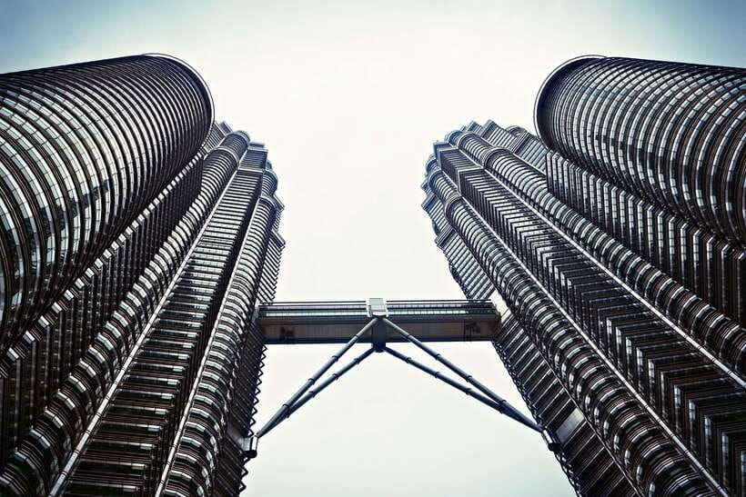 Kuala Lumpur Petronas Towers e-Tickets - Walking the Sky Bridge