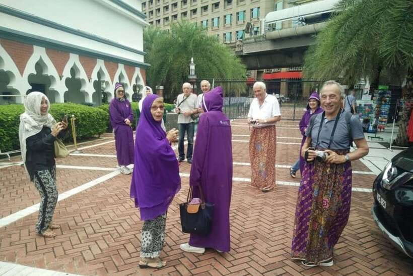 Kuala Lumpur: Private custom walking tour with a local guide - A personal way to meet Kuala Lumpur