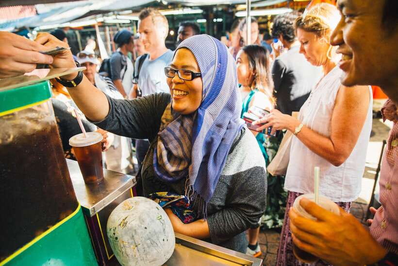 Kuala Lumpur: Private Food Tour – 10 Tastings with Locals - Who should book this Kuala Lumpur food tour?