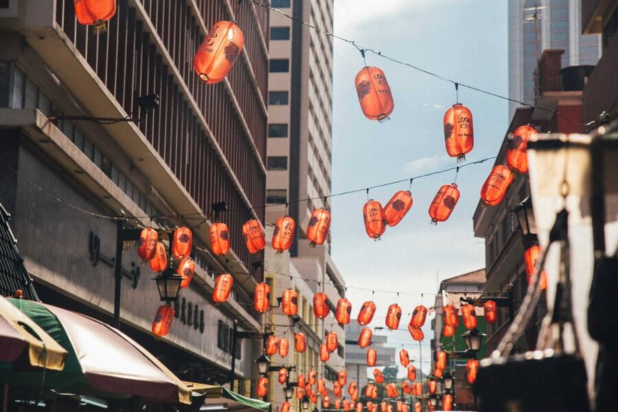 Kuala Lumpur: Private Food Tour – 10 Tastings with Locals - Guan Di Temple and Sri Mahamariamman Temple