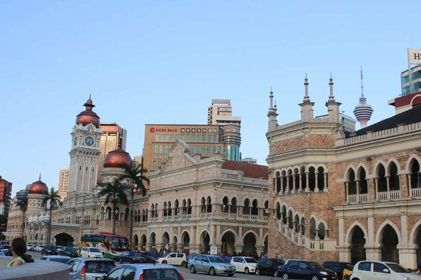Kuala Lumpur: Private Half-Day City Tour - Petronas Twin Towers: the essential Kuala Lumpur photo
