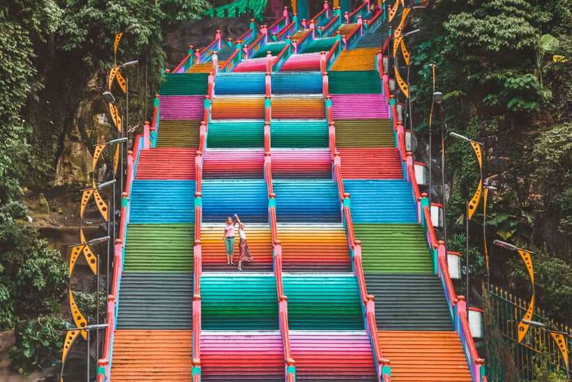 Kuala Lumpur: Private Highlights Instagram Tour - Thean Hou Temple adds color and calm
