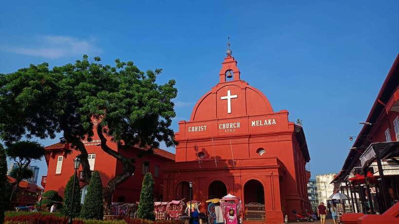 Kuala Lumpur: Private Malacca Night Tour w/Cruise & Trishaw - The Melaka River Cruise under city lights