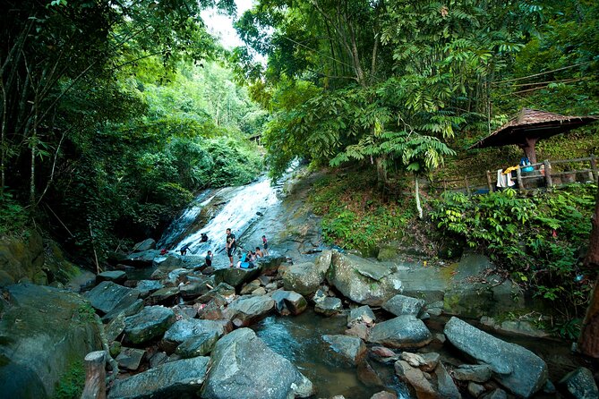 Kuala Lumpur Private Tour to Batu Caves Hotsprings And Waterfalls - Should you book it?