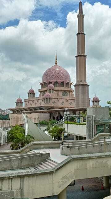 Kuala Lumpur: Putrajaya Tour with Hotel Pickup - Perdana Putra, Malaysia’s White House