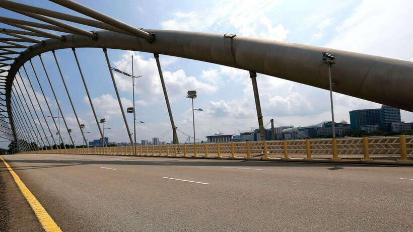Kuala Lumpur: Putrajaya Tour with Traditional Boat Cruise - Key points to know before you book