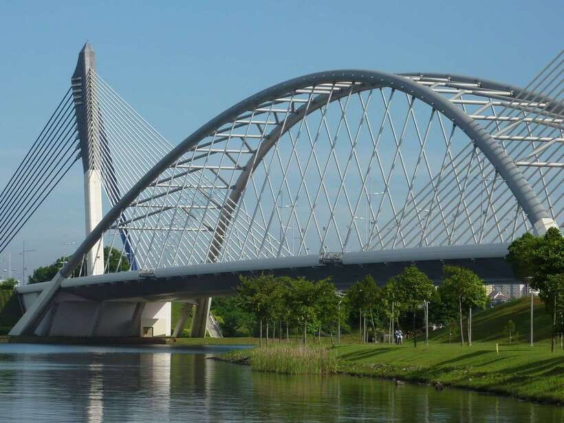 Kuala Lumpur: Putrajaya Tour with Traditional Boat Cruise - The Convention Centre from its hilltop position