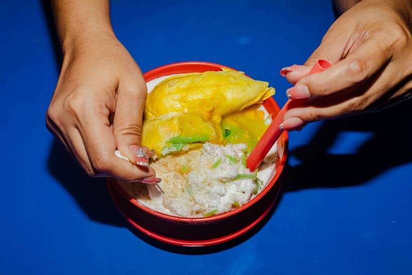 Kuala Lumpur: Sambal Street Food Tour with 15+ Tastings - Walking through Kampung Baru and Chow Kit