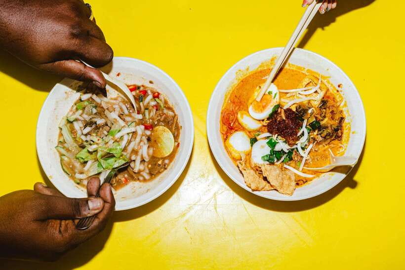 Kuala Lumpur: Sambal Street Food Tour with 15+ Tastings - A market lesson before the meal begins