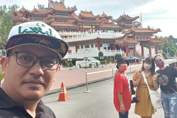 Kuala Lumpur Sightseeing - Batu Caves, temples, and mosques