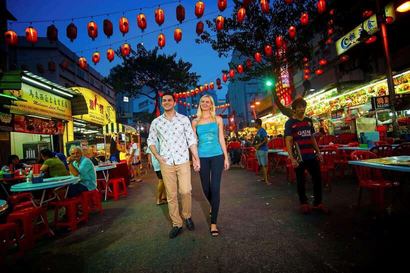 Kuala Lumpur: Sightseeing, Markets, and Food Night Tour - Sri Maha Mariamman Temple and the colors of Brickfields