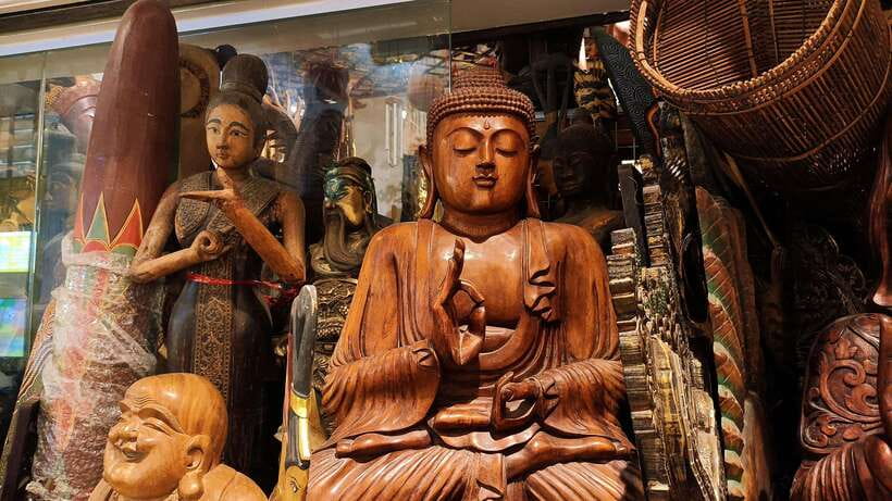 Kuala Lumpur: Sightseeing, Markets, and Food Night Tour - The Golden Triangle and the Petronas finale