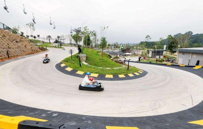 Kuala Lumpur: Skyline Luge Admission Ticket - A chairlift above Gamuda Gardens