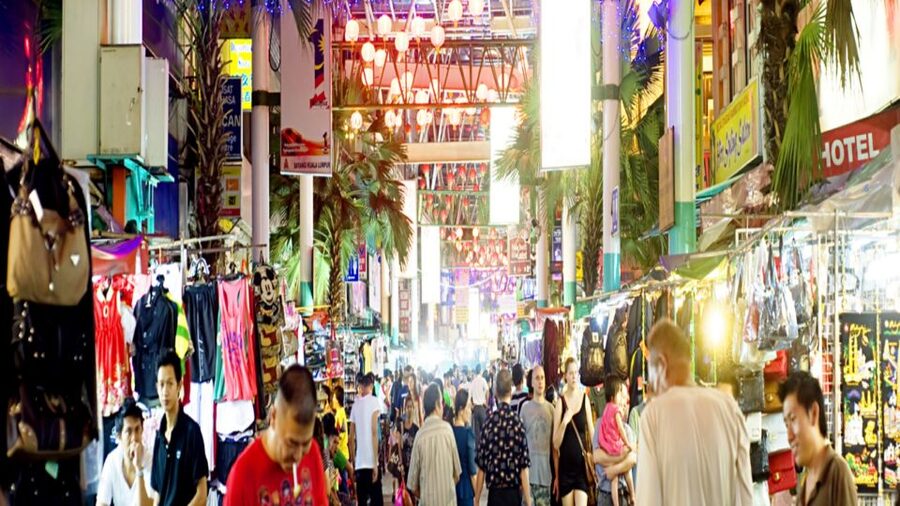 Kuala Lumpur: Street Market Exploration & Shopping Tour - Food tasting and personal spending