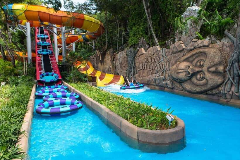 Kuala Lumpur: Sunway Lagoon Theme Park Ticket with Transfer - Amusement Park rides and the suspension bridge