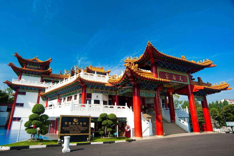 Kuala Lumpur: Temple & Shrine Private Half Day Tour - Thean Hou Temple’s six-tiered pagoda