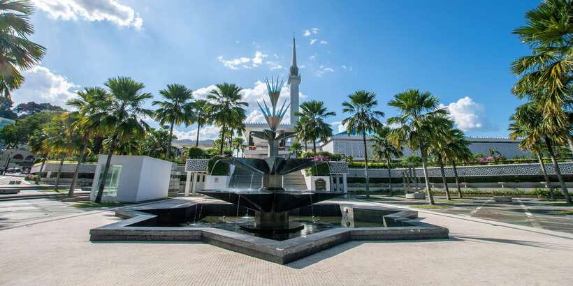 Kuala Lumpur: Temple & Shrine Private Half Day Tour - St. Mary’s Cathedral and Kuala Lumpur’s colonial chapter