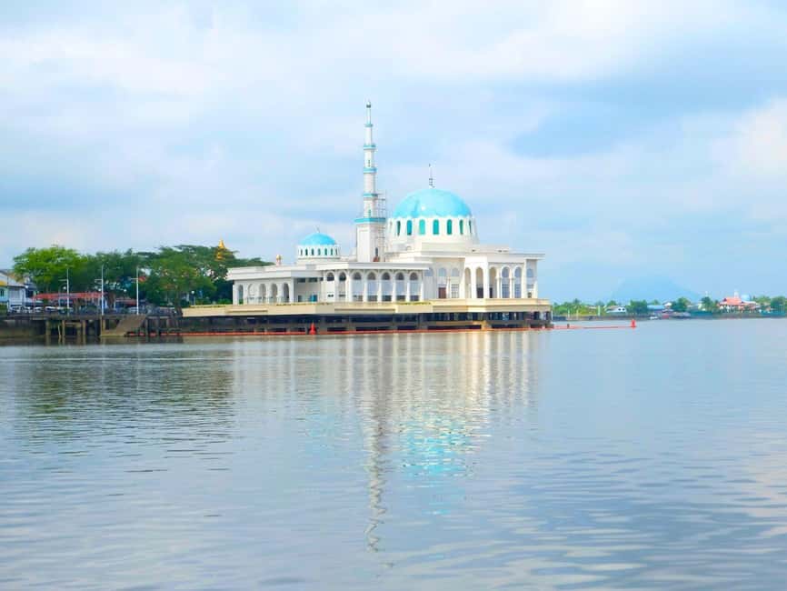 Kuching: Walking Tour with Sampan Boat Ride and Lunch - Finishing at the Chinese Heritage Museum