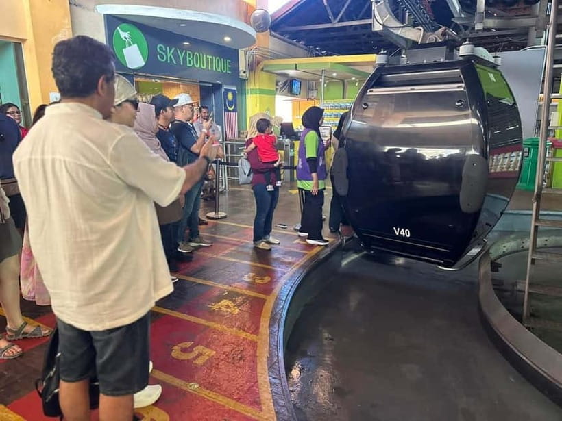 Langkawi cable car and Skybridge Tickets - The cable car ride above Langkawi’s forest