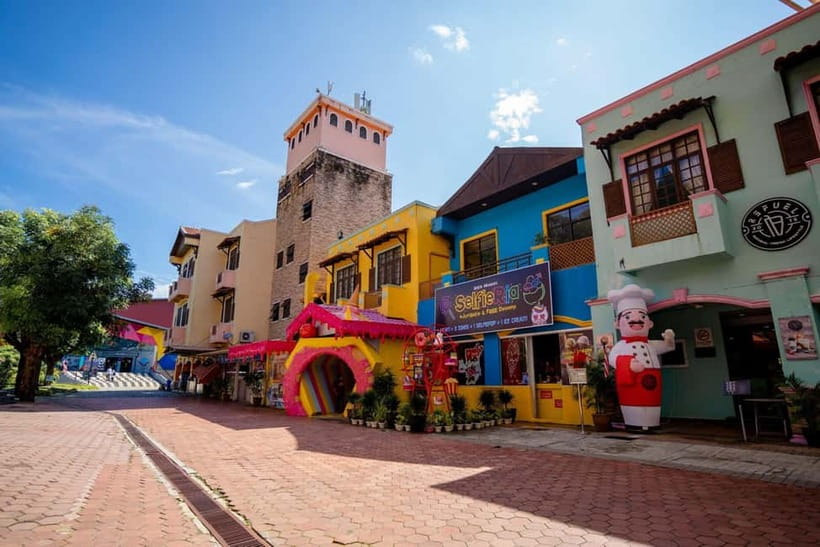 Langkawi: Iconic Landmarks & Natural Wonders Guided Tour - A fast way to see Langkawis best-known sights