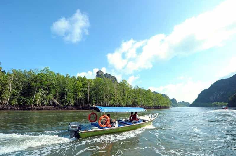 Langkawi: Island Hopping Shared Boat Tour - Pulau Singa Besar and Langkawi’s eagle show