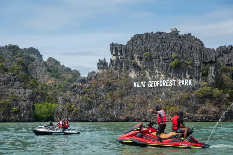 Langkawi: Jet Ski Tour UNESCO Kilim Geopark Free Video - Eagle watching above the mangrove canopy