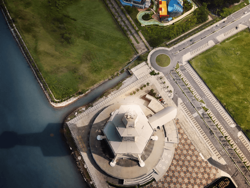 Langkawi: Maha Tower Langkawi Admission Ticket - The gallery adds a local story