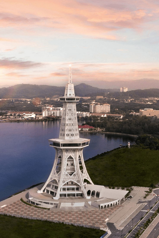Langkawi: Maha Tower Langkawi Admission Ticket - The transparent platform for a little fear