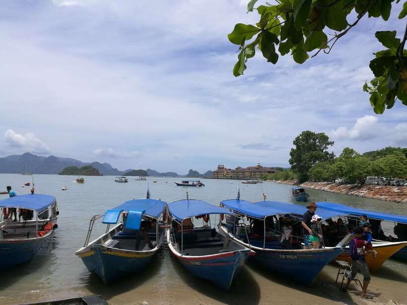 Langkawi: Mangrove Kilim UNESCO Geopark & Cave Tour - Guide quality, group comfort, and practical limits