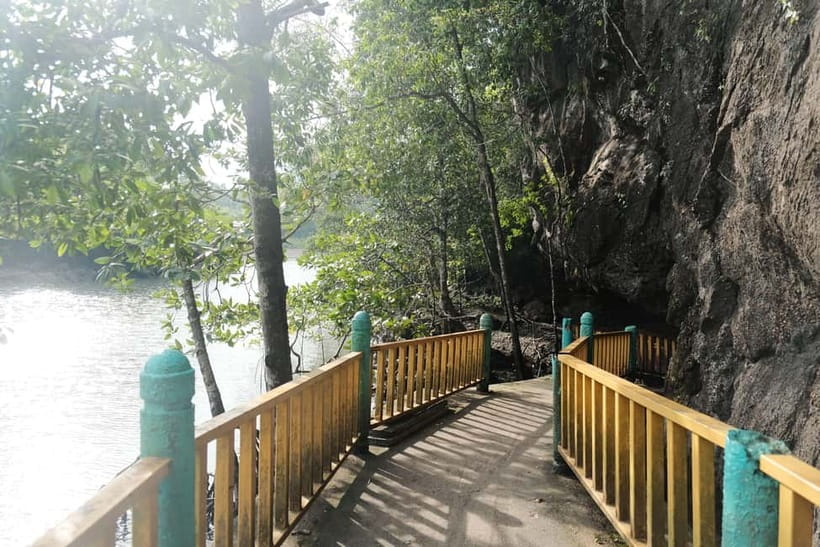 Langkawi: Private 2-Hour Mangrove Tour with Hotel Transfer - A floating restaurant above the water