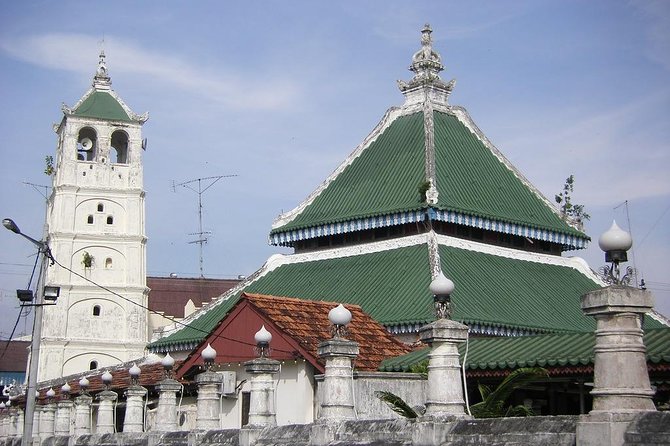 Malacca Day Trip From Kuala Lumpur - St. Paul’s Hill connects palace, church, and views