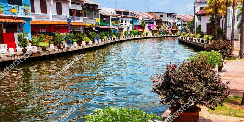 Malacca: Historical Private Malacca Tour from Kuala Lumpur - Dutch Square gives you Malacca’s famous red facades