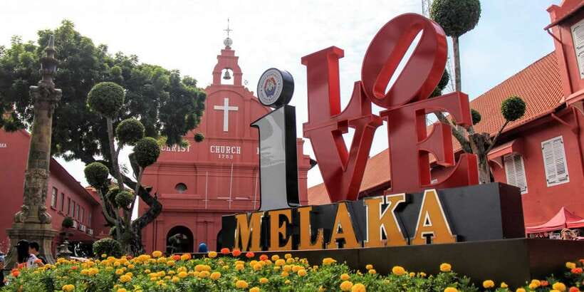 Malacca: Historical Private Malacca Tour from Kuala Lumpur - Cheng Hoon Teng Temple offers a different view of old Malacca