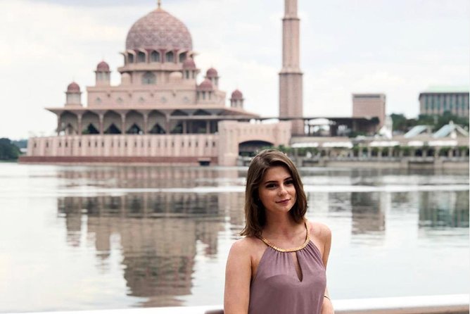 Malacca Instagram Tour: Most Famous Spots (Private & All-Inclusive) - Jonker Street: time for shopping and street life