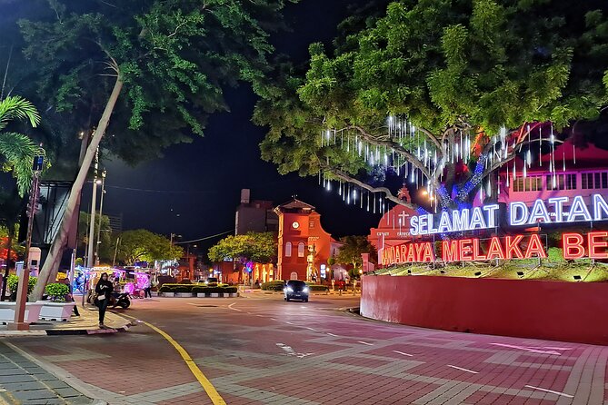 Malacca Night Tour with River Cruise & Trishaw Ride from KL (SIC) - The Sultan’s Palace replica and Independence Building