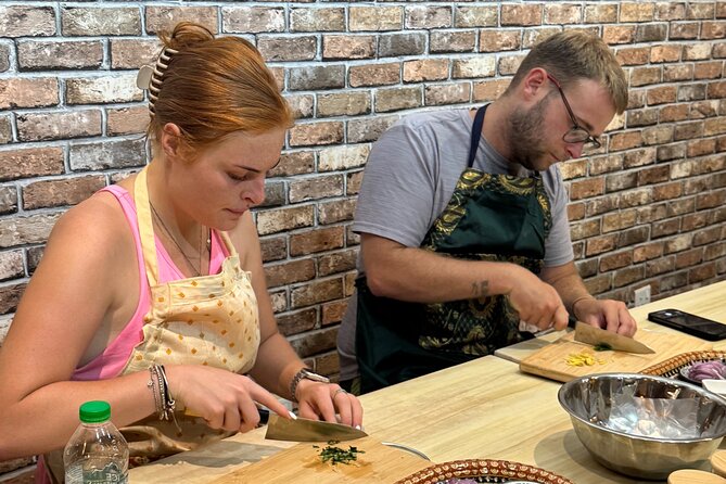Malaysian Hands-On Cooking Class : Masala Medley - Building chicken curry from the spice pan up